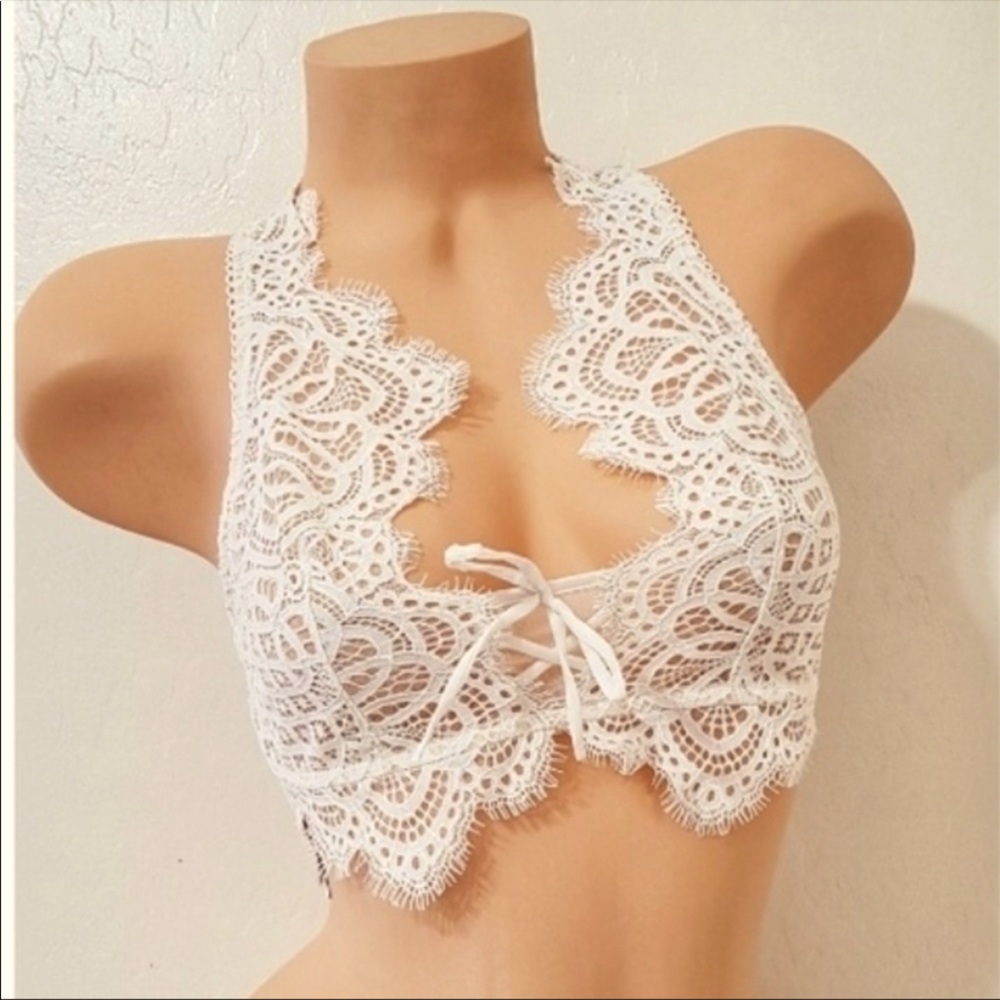 Victoria’s Secret sexy lace bralette - Picture 1 of 3